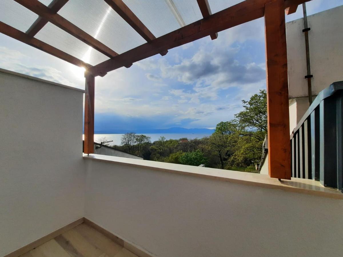 Njivice, Otok Krk, Apartman Dora Екстериор снимка