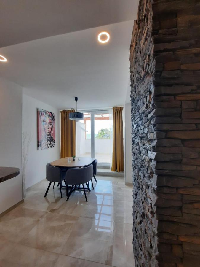 Njivice, Otok Krk, Apartman Dora Екстериор снимка