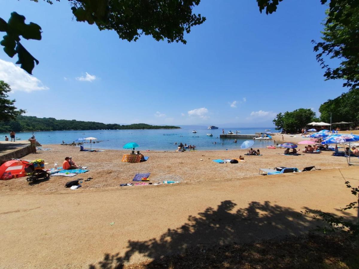 Njivice, Otok Krk, Apartman Dora Екстериор снимка